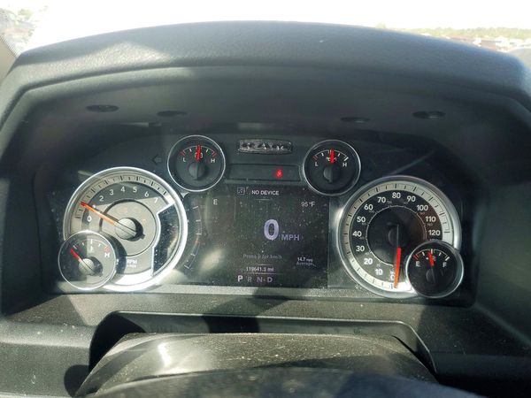 2016 RAM 1500 SLT