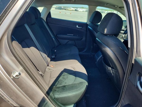 2016 KIA OPTIMA GL