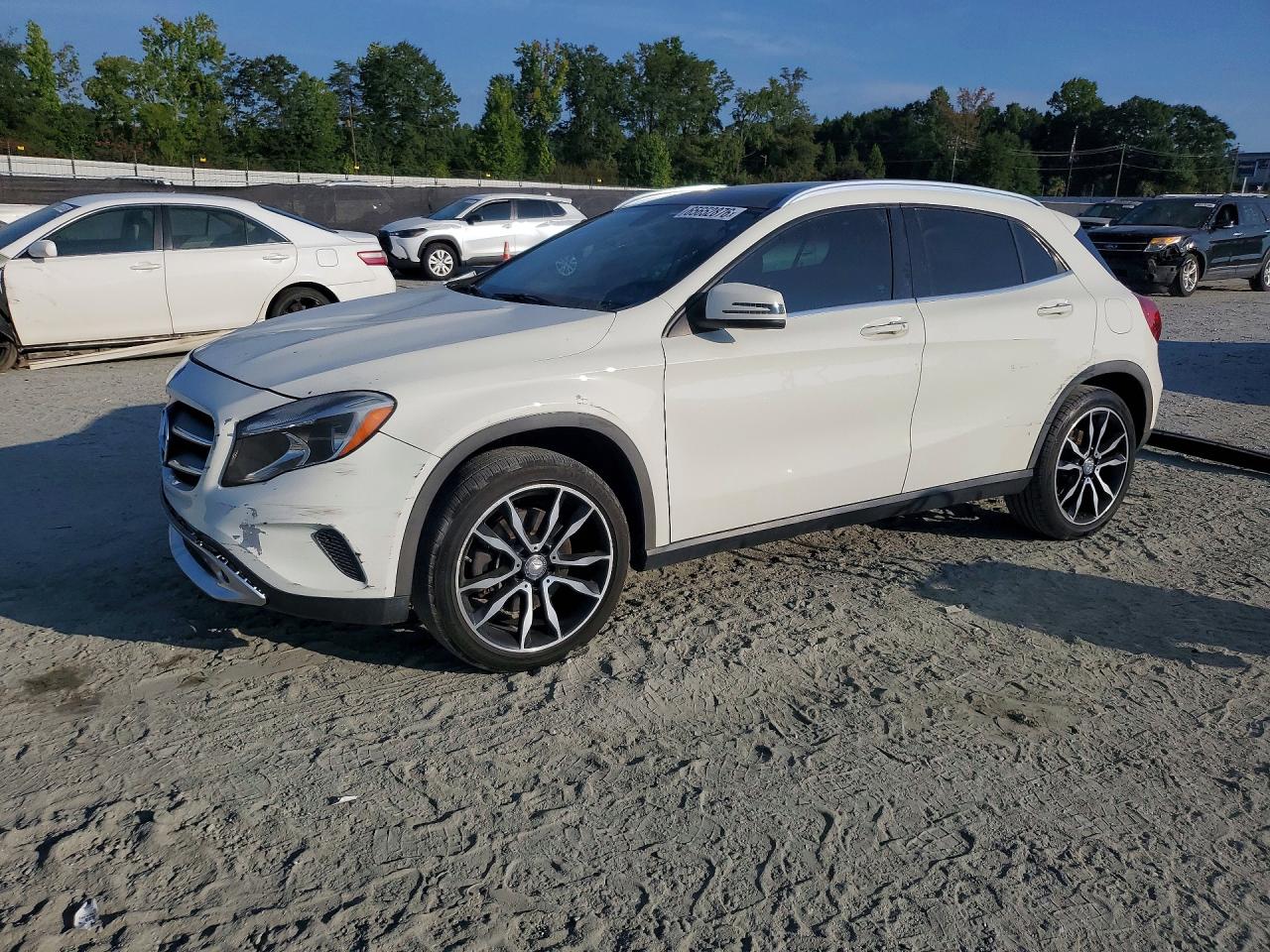 2015 MERCEDES-BENZ GLA GLA250