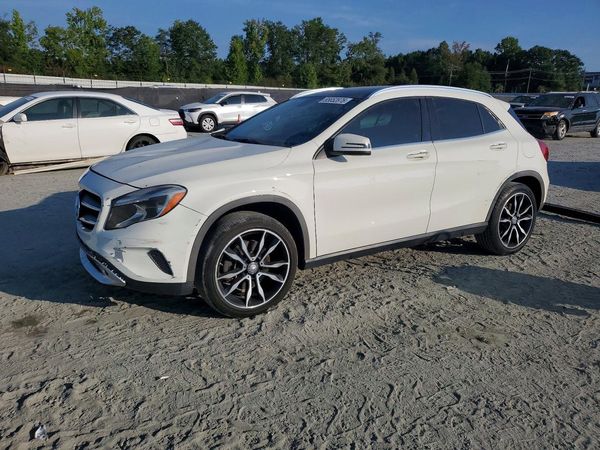 2015 MERCEDES-BENZ GLA