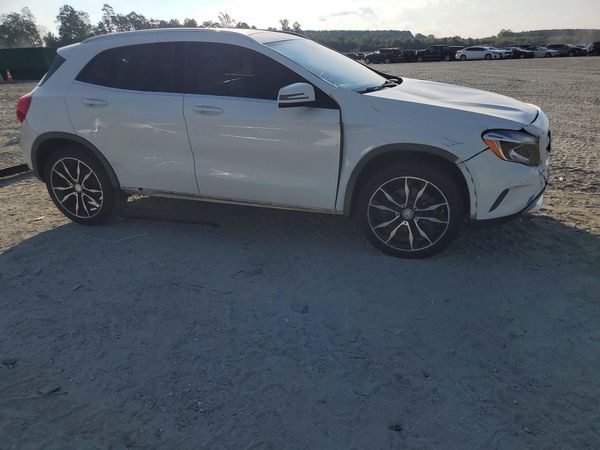 2015 MERCEDES-BENZ GLA GLA250