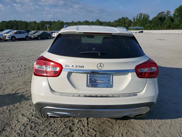 2015 MERCEDES-BENZ GLA GLA250