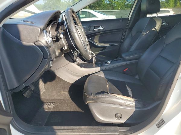 2015 MERCEDES-BENZ GLA GLA250