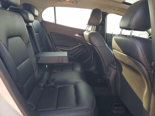 2015 MERCEDES-BENZ GLA GLA250