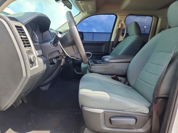 2017 RAM 1500 ST QUAD CAB 4X4