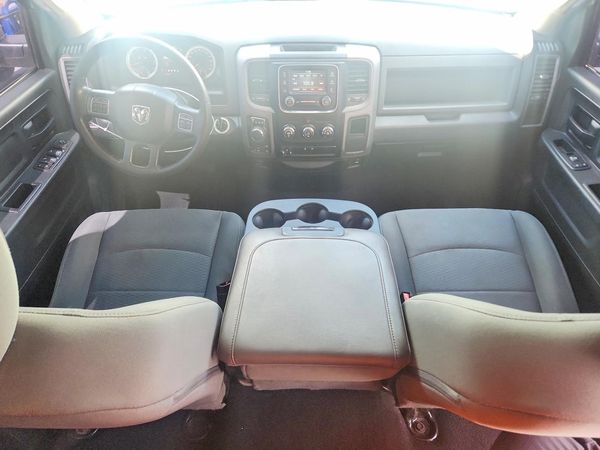 2017 RAM 1500 ST QUAD CAB 4X4