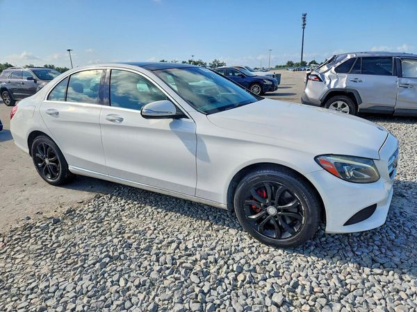 2015 MERCEDES-BENZ C 4-MATIC — Passenger 3/4