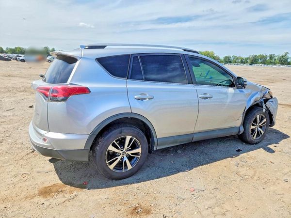 2018 TOYOTA RAV4 Adventure/XLE