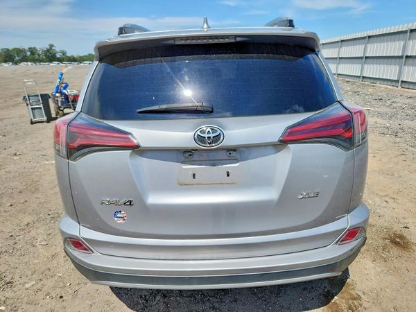 2018 TOYOTA RAV4 Adventure/XLE