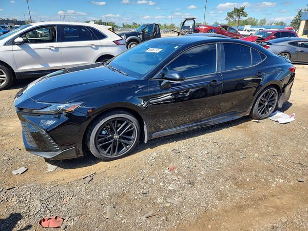 2025 TOYOTA CAMRY