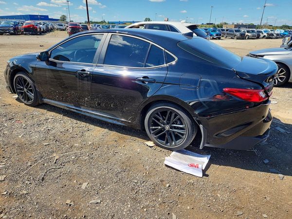 2025 TOYOTA CAMRY