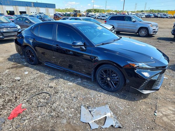 2025 TOYOTA CAMRY