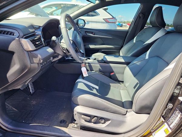 2025 TOYOTA CAMRY