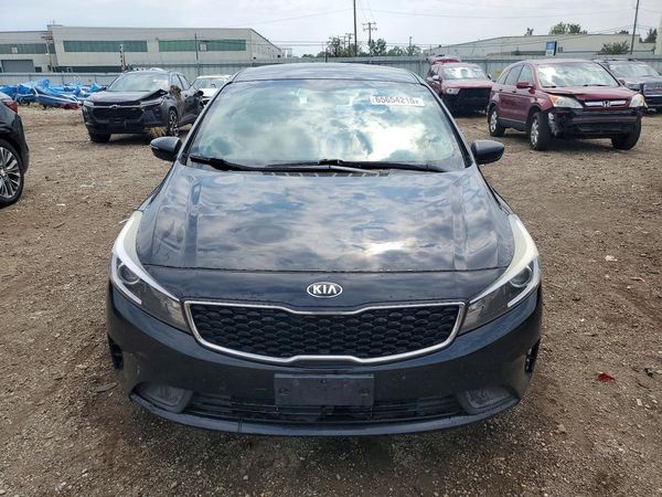 2017 KIA FORTE5
