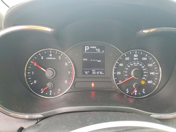 2017 KIA FORTE5