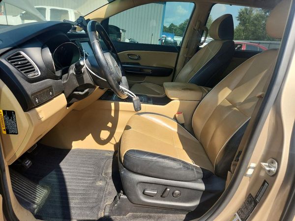 2017 KIA SEDONA LX
