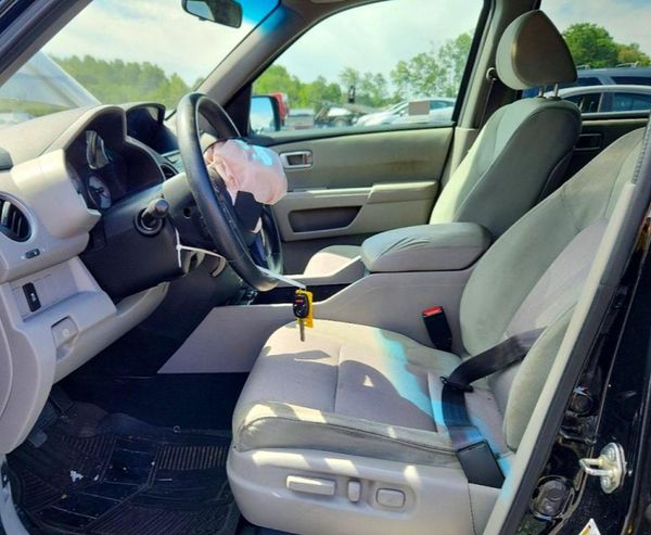 2015 HONDA PILOT SE — DENT