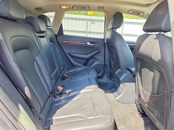 2012 AUDI Q5 Premium Plus