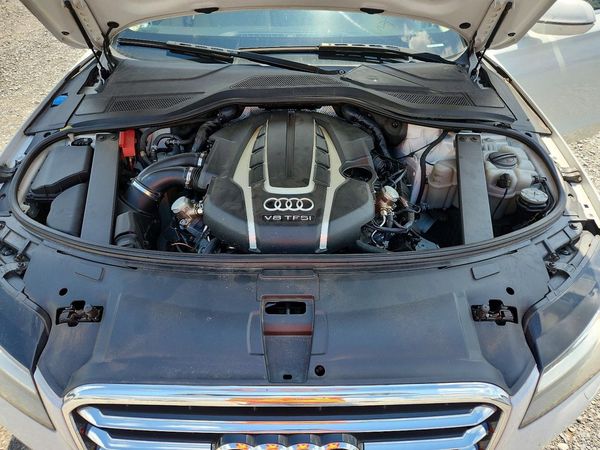 2014 AUDI A8
