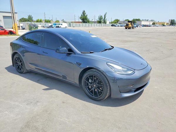 2021 TESLA MODEL 3