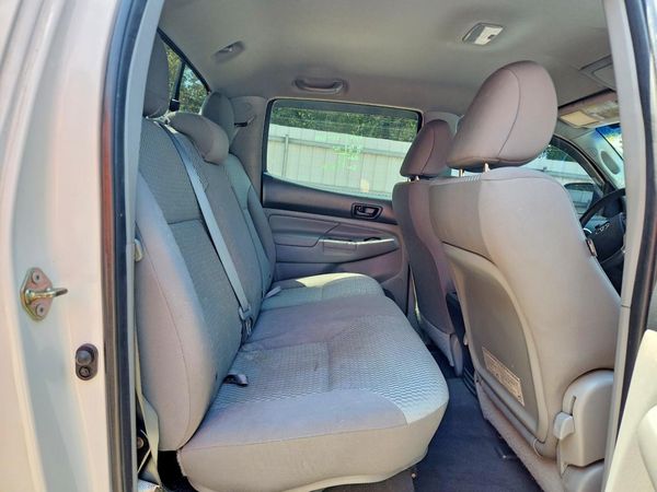 2015 TOYOTA TACOMA Delux Grade