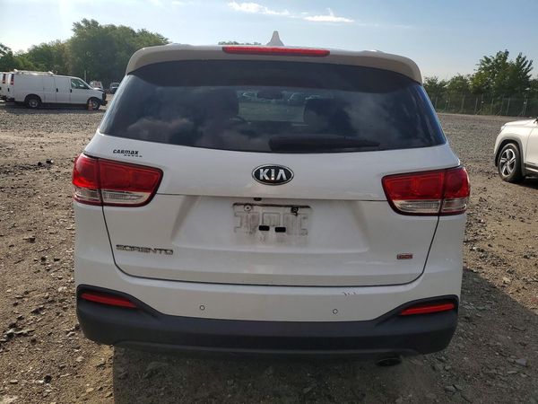 2016 KIA SORENTO L / LX