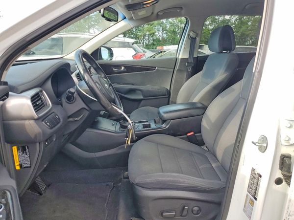 2016 KIA SORENTO L / LX