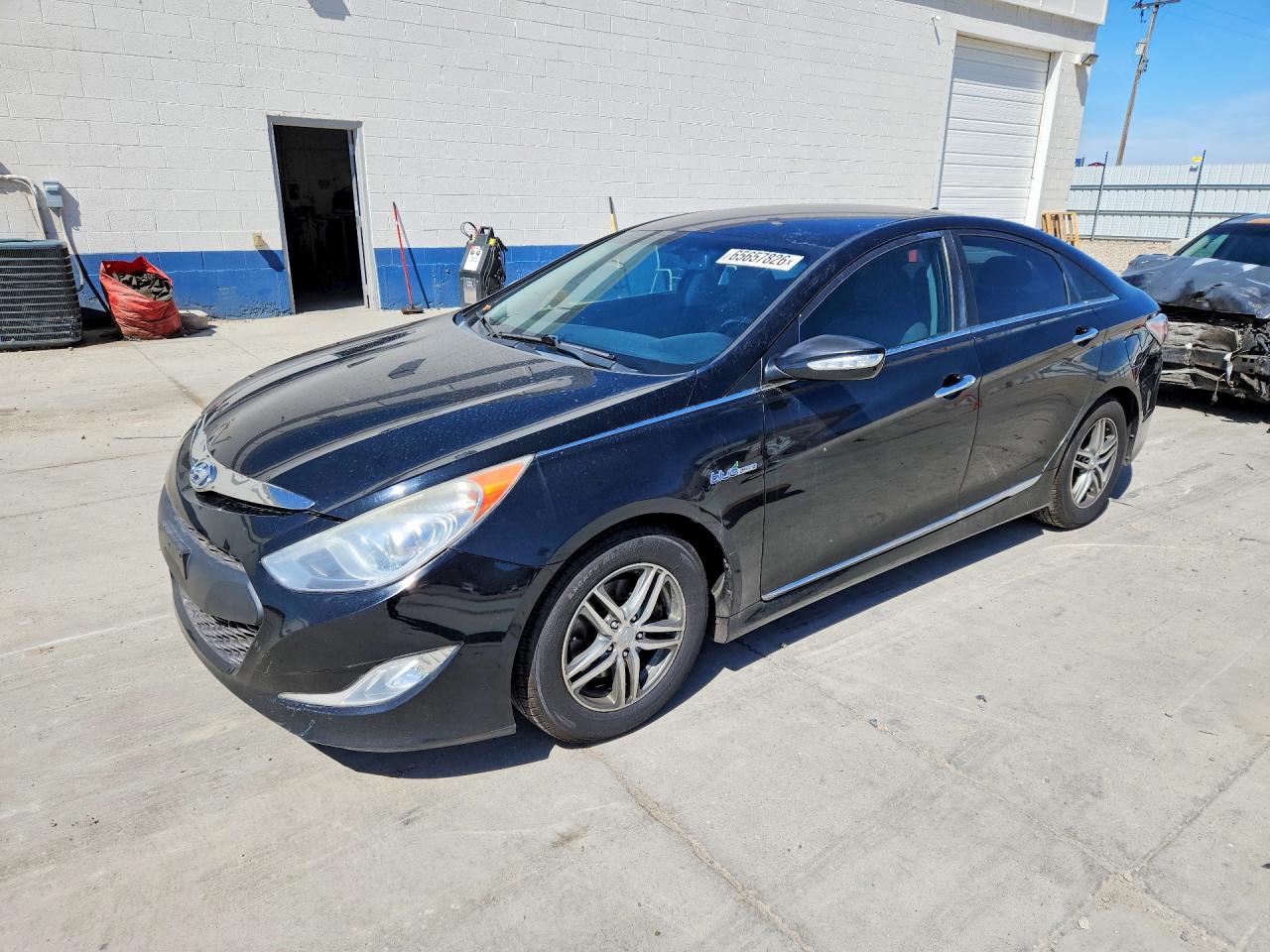 2012 HYUNDAI SONATA Middle level — Front 3/4