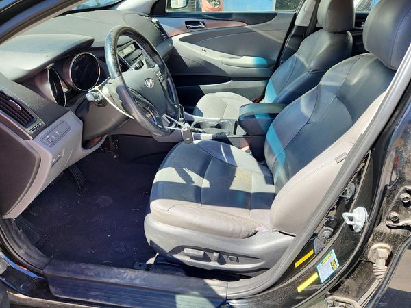 2012 HYUNDAI SONATA Middle level — DENT