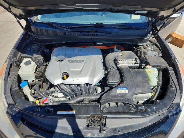 2012 HYUNDAI SONATA Middle level — Engine bay