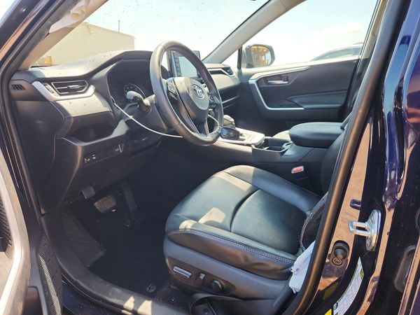 2019 TOYOTA RAV4 XLE Premium