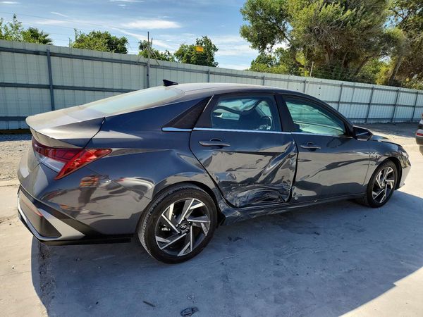 2024 HYUNDAI ELANTRA