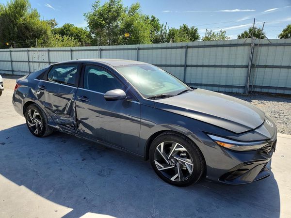 2024 HYUNDAI ELANTRA