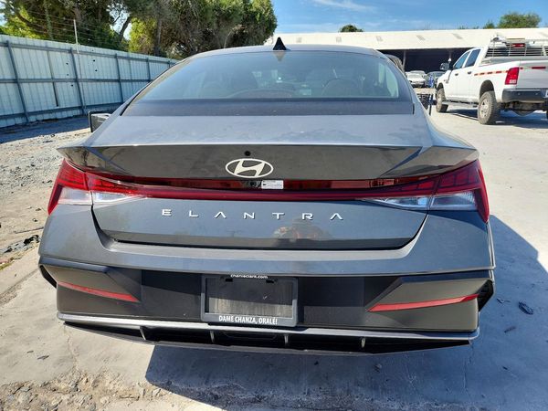2024 HYUNDAI ELANTRA