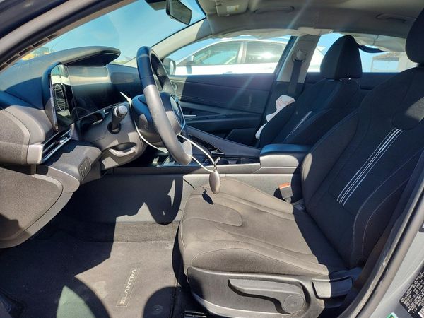 2024 HYUNDAI ELANTRA