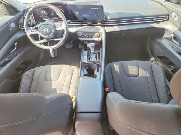 2024 HYUNDAI ELANTRA