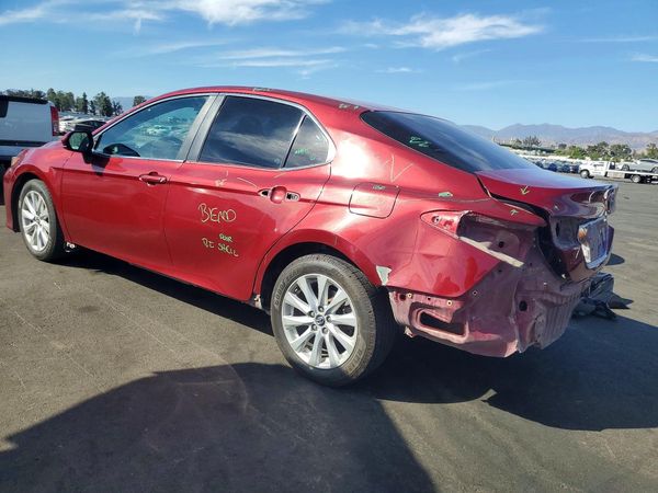 2018 TOYOTA CAMRY