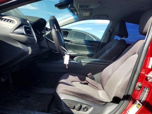 2018 TOYOTA CAMRY
