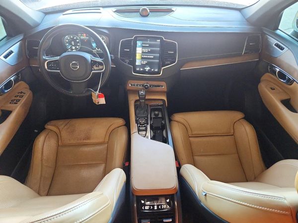 2016 VOLVO XC90