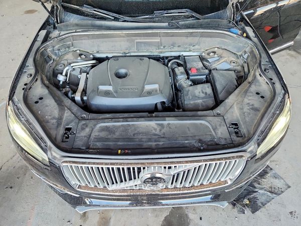 2016 VOLVO XC90