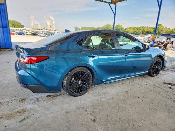 2025 TOYOTA CAMRY
