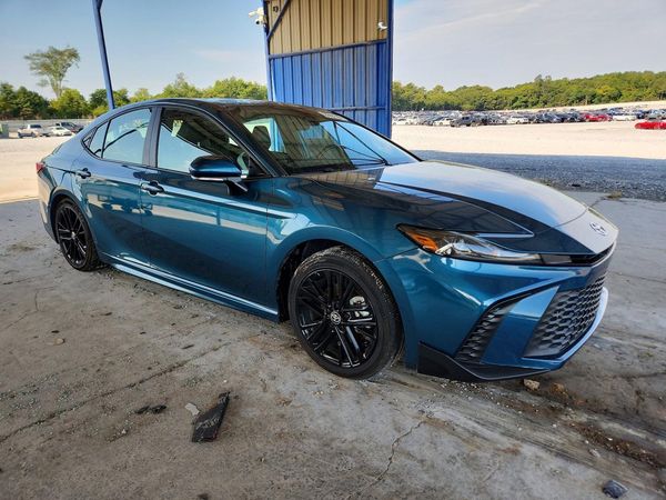 2025 TOYOTA CAMRY