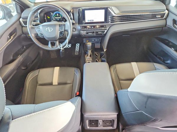 2025 TOYOTA CAMRY