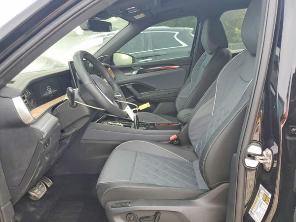 2026 VOLKSWAGEN TIGUAN 4Motion SEL R-Line