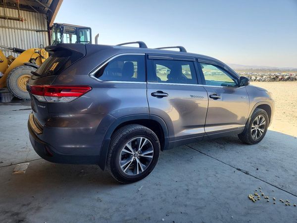 2017 TOYOTA HIGHLANDER LE Hybrid