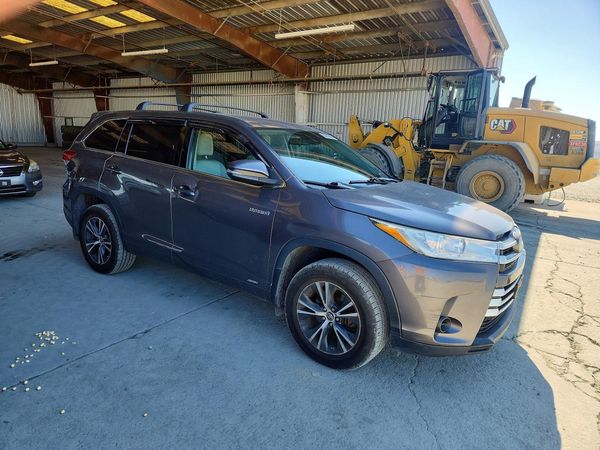 2017 TOYOTA HIGHLANDER LE Hybrid
