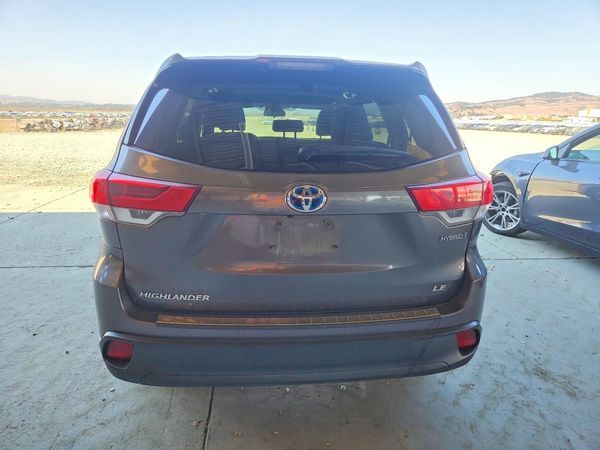 2017 TOYOTA HIGHLANDER LE Hybrid