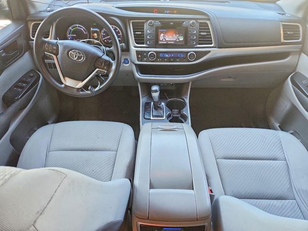 2017 TOYOTA HIGHLANDER LE Hybrid