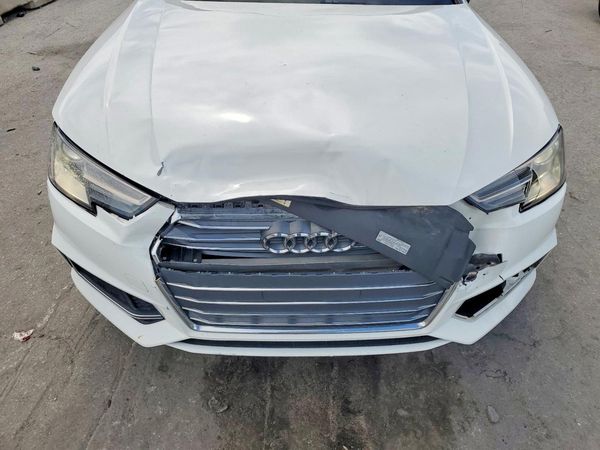 2019 AUDI A4 Premium, Titanium