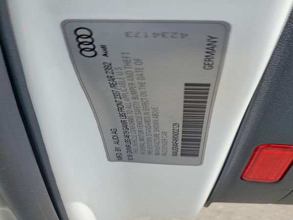 2019 AUDI A4 Premium, Titanium